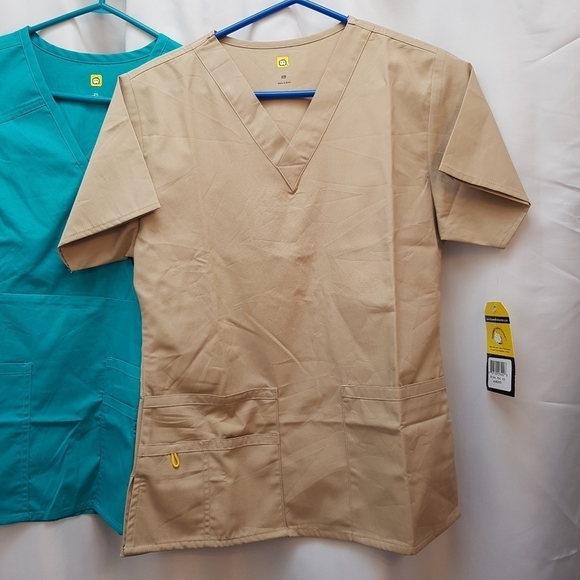 Wonder Wink women's XS Scrub tops 2 size XS, tan & teal, NWT - Picture 2 of 11